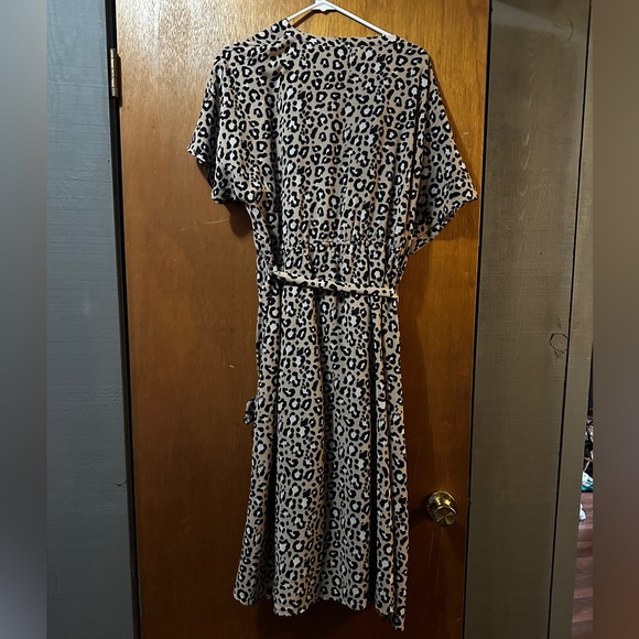 Ava & Viv Leopard Print Button Down Dress - Picture 3 of 4